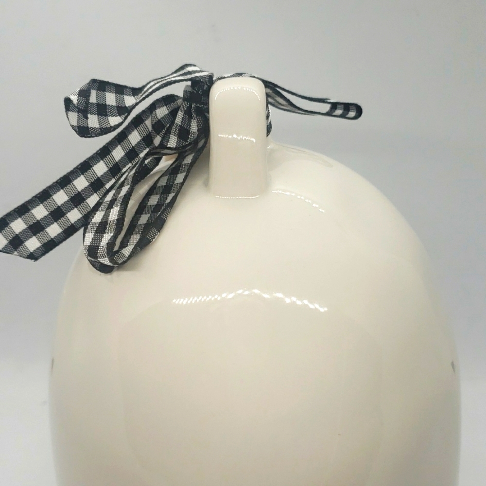 Rae Dunn Queen Bee Hive Birdhouse Ivory / Cream with Gingham Bow BNIB - Picture 4 of 6